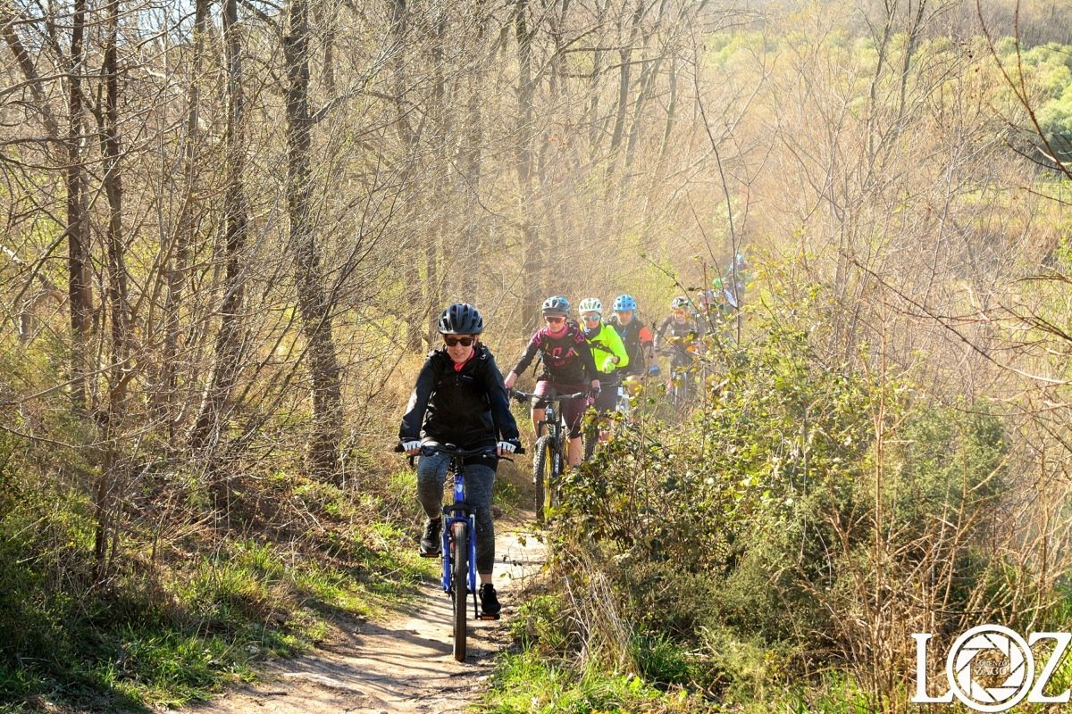 donne in bici sui colli euganei per la terza pedalata Ride Like a Girl Project