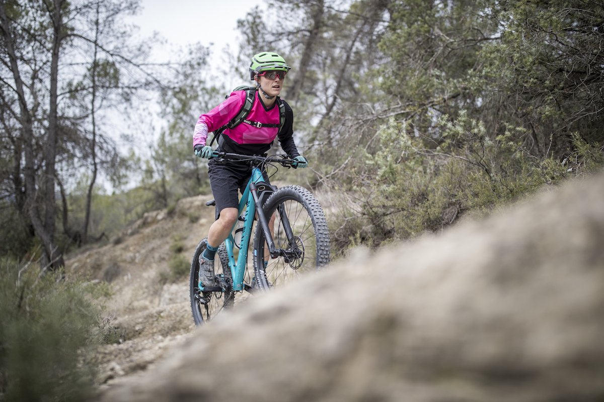 Elena martinello in salita sulla bici da donna Grand Canyon 2018